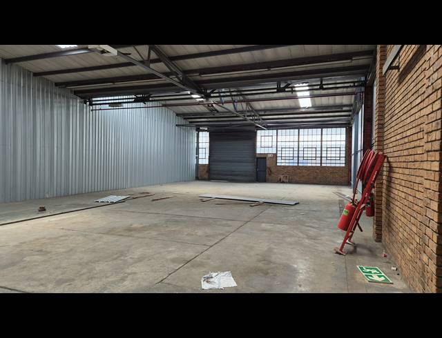 294M² WAREHOUSE TO LET IN ISANDO